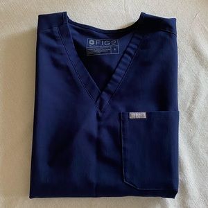 Figs scrub top